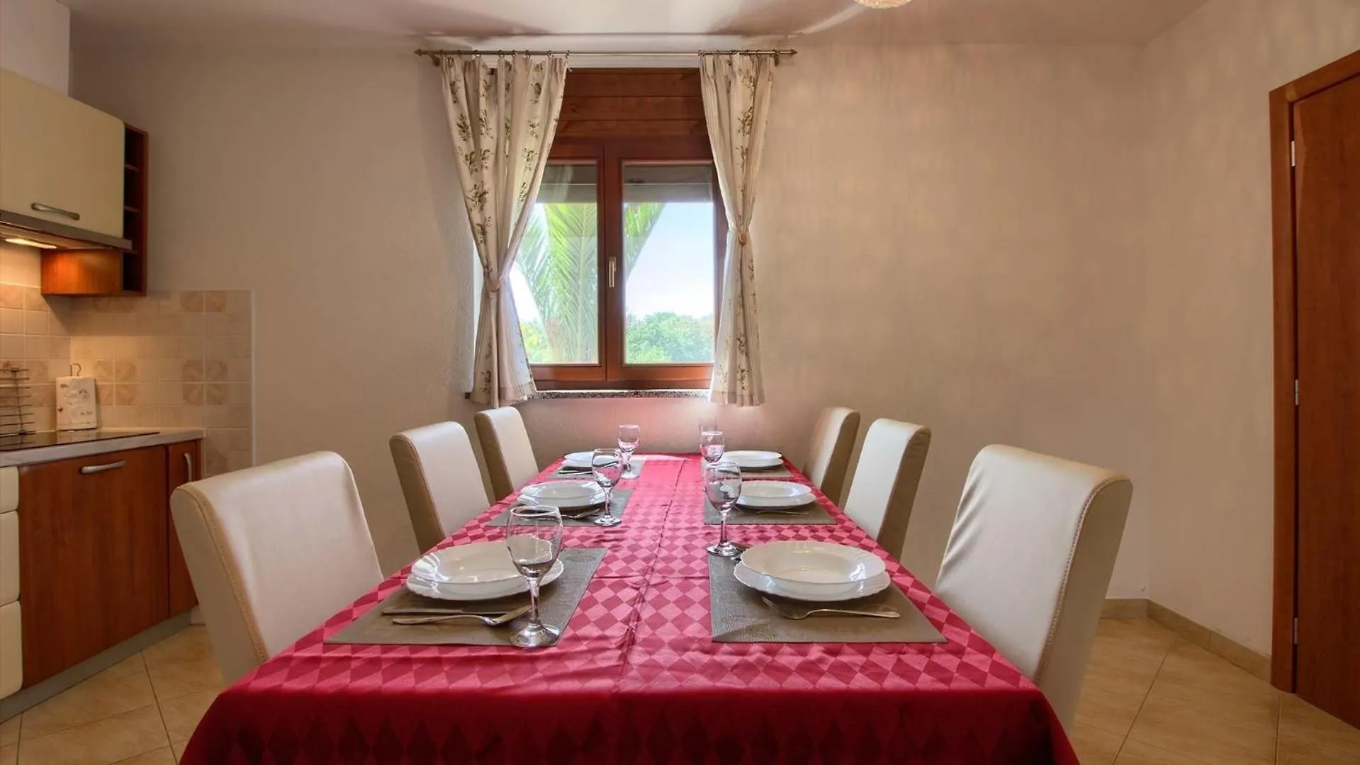 Holiday home Ferienhaus Mit Privatpool Fuer 6 Personen Ca 140 Qm In Liznjan, Istrien Suedkueste Von Istrien